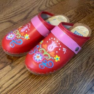Hand painted girls clogs by Tessa